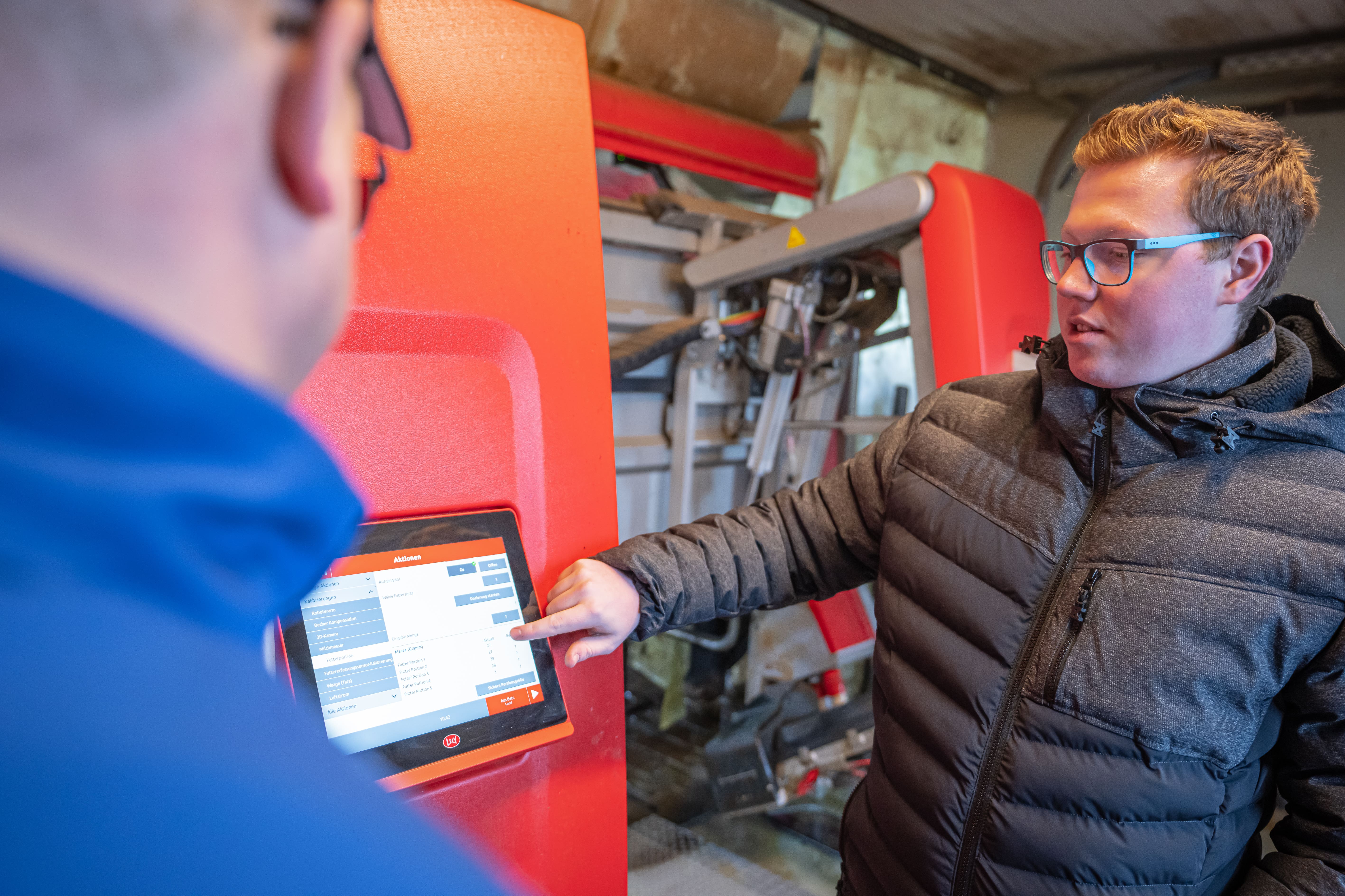 FarmCHAMPs Berater stellt Roboter ein
